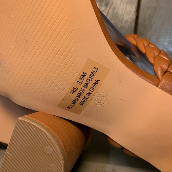 Dunes Chunky Heel Sandals - Picture 5 of 8